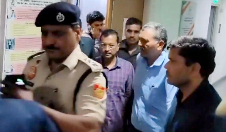 Kejriwal claims Delhi cop who manhandled Sisodia misbehaved with him