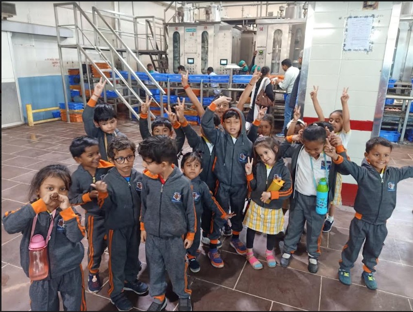 A visit to the Sanchi Dairy Plant by the children of Brainy Bear Pre School.