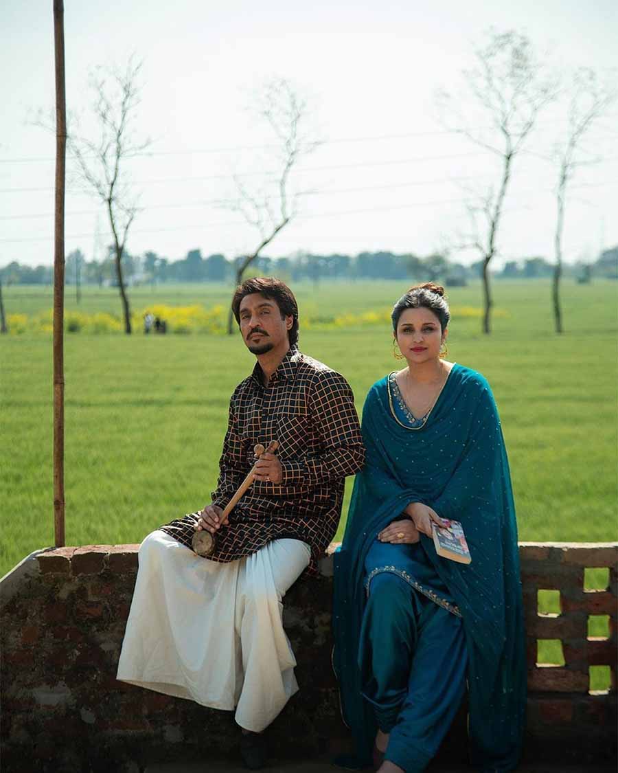 Netflix drops fresh Amar Singh Chamkila BTS featuring Parineeti Chopra, Diljit Dosanjh and Imtiaz Ali