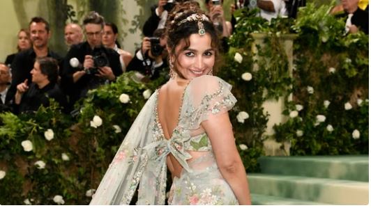 Fans notice how international paparazzi screamed, chanted Alia Bhatt’s name at Met Gala 2024. Watch