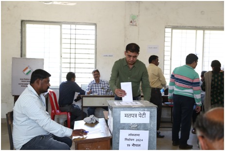 Voting begins at facilitation centre set up at New Girls School for postal ballot