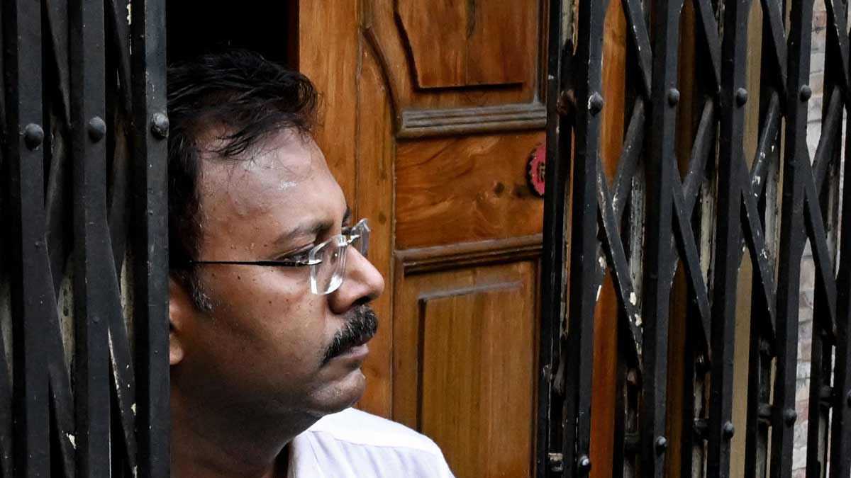 RG Kar hospital former principal Sandip Ghosh made CBI team wait at his doorsteps for 75 min