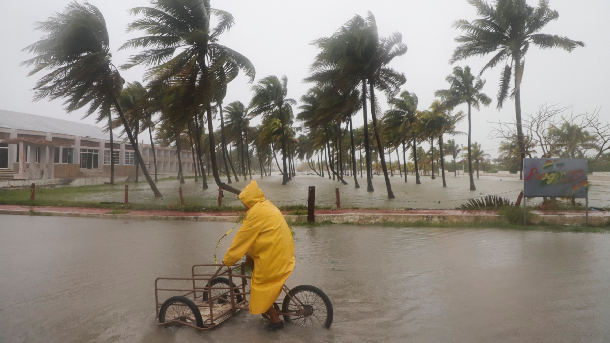 Category 5 Hurricane Milton landfall in Tampa: Florida county-wise windspeed, rain alert and other warnings