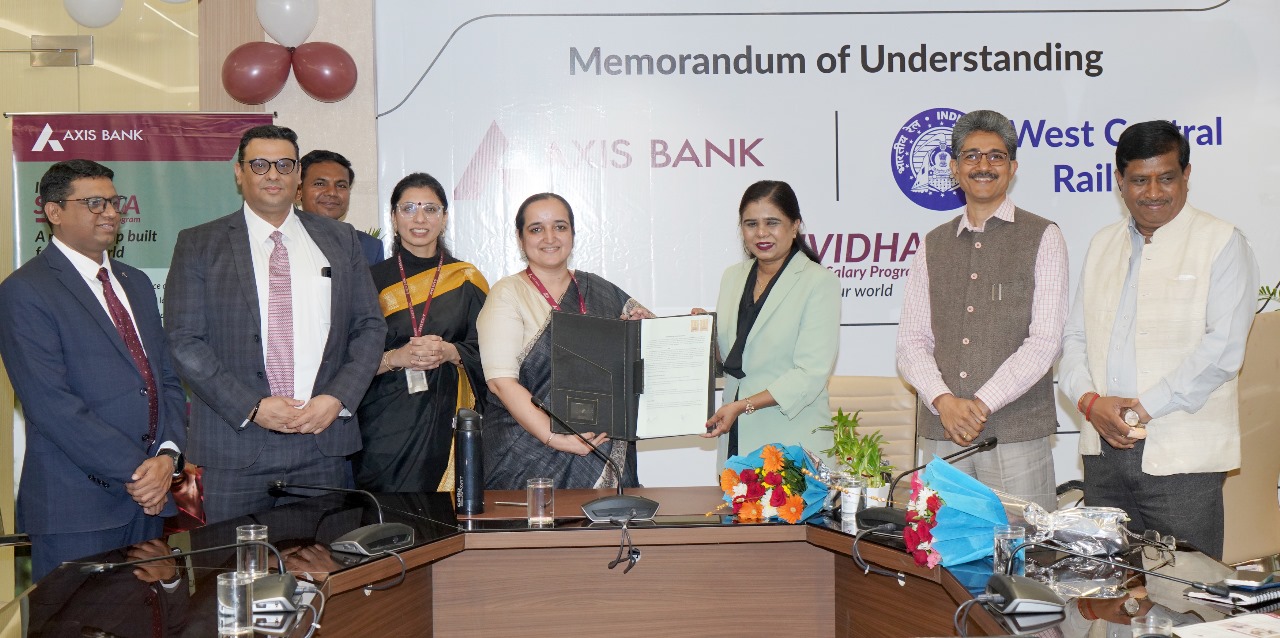 WCR Signs MoU with Axis Bank for the Welfare of Railway Employees