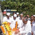 Digvijay Singh presented floral tributes at Congress Headquarters.