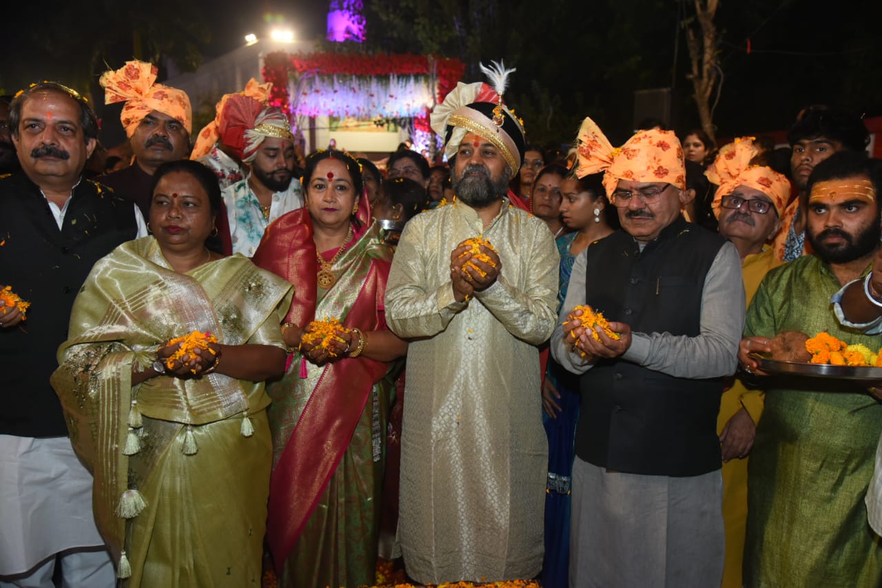 MLA Bhagwandas Sabnani’s participation in the Tulsi Vivah ceremony at Karunadham Ashram