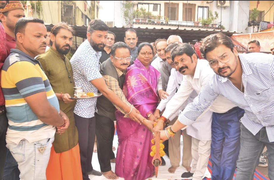 Mayor Malti Rai performed the groundbreaking ceremony for development projects.