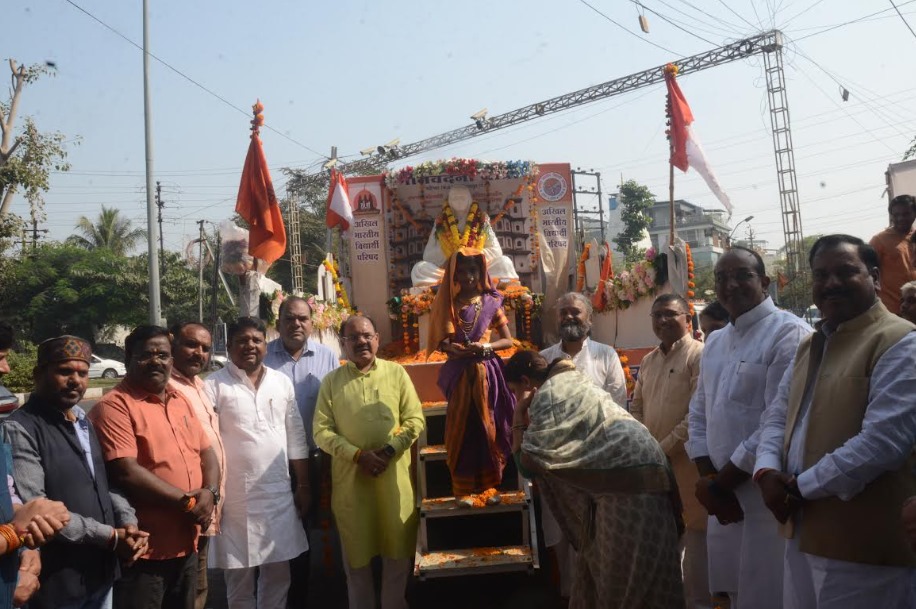 Welcoming Devi Ahilyabai’s Procession: MLA Sabnani and President Suryavanshi Present