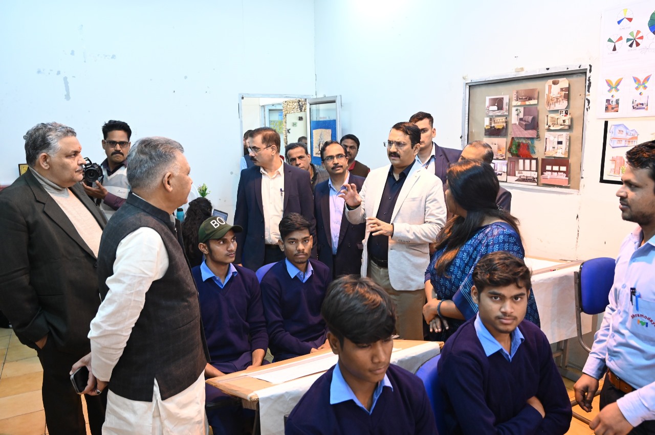 Shri Inder Singh Parmar Visits CRISP