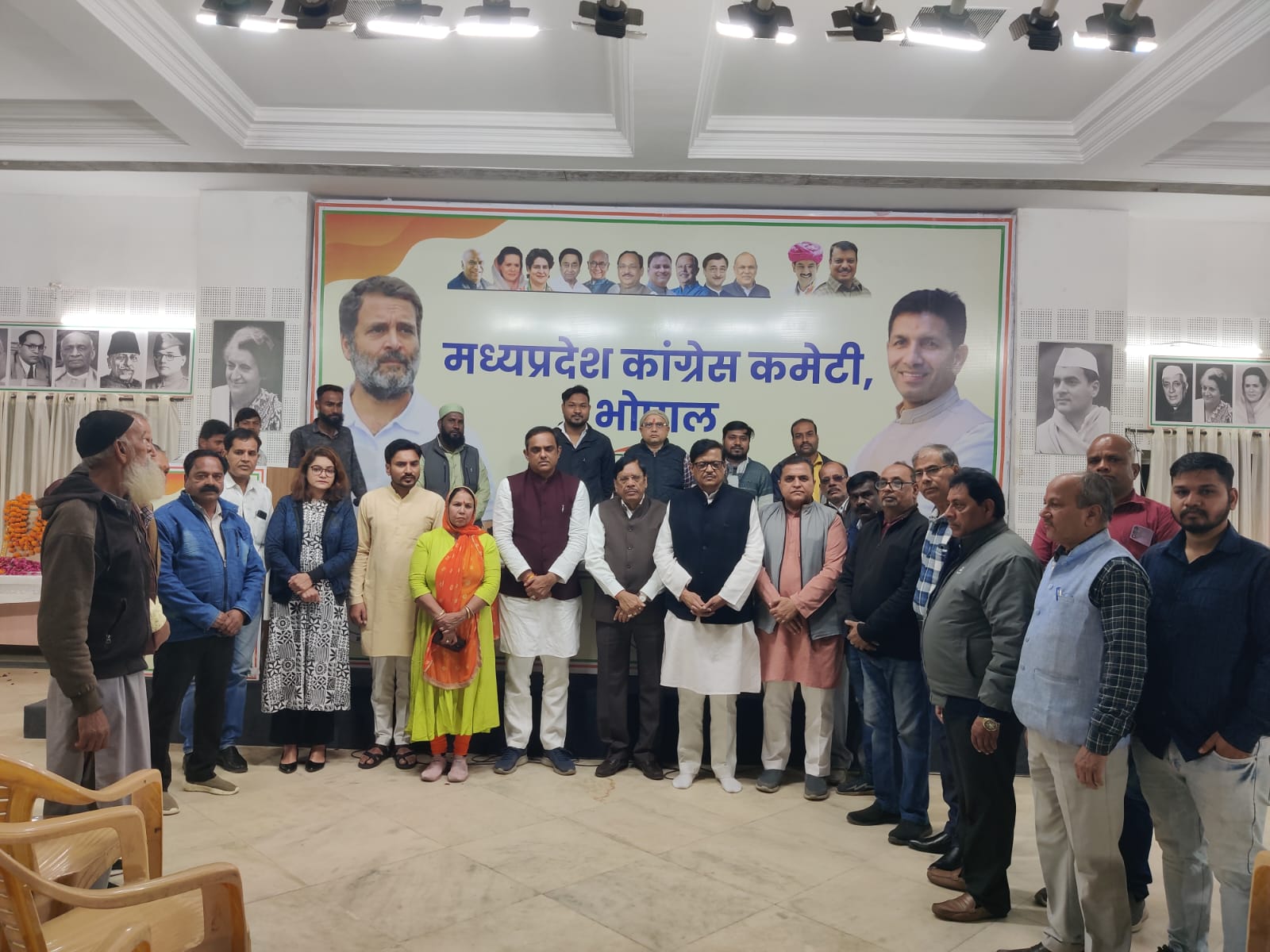 Congress Members Pay Tribute on Dr. Shankar Dayal Sharma’s Death Anniversary