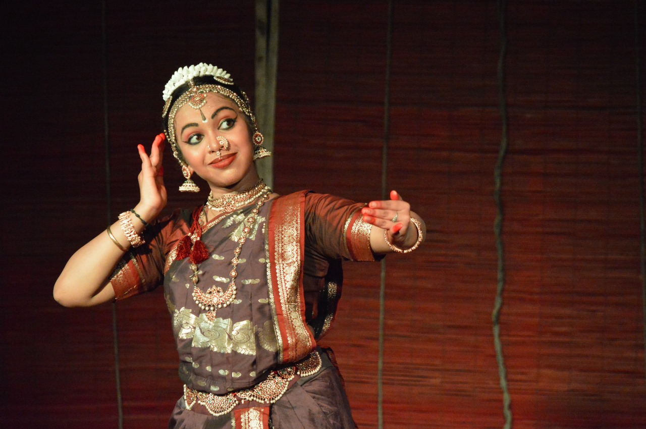 “Bhopal’s Tanishka’s Rang Padma Utsav: Special Performance in Chennai, Honored by Uttarakhand”