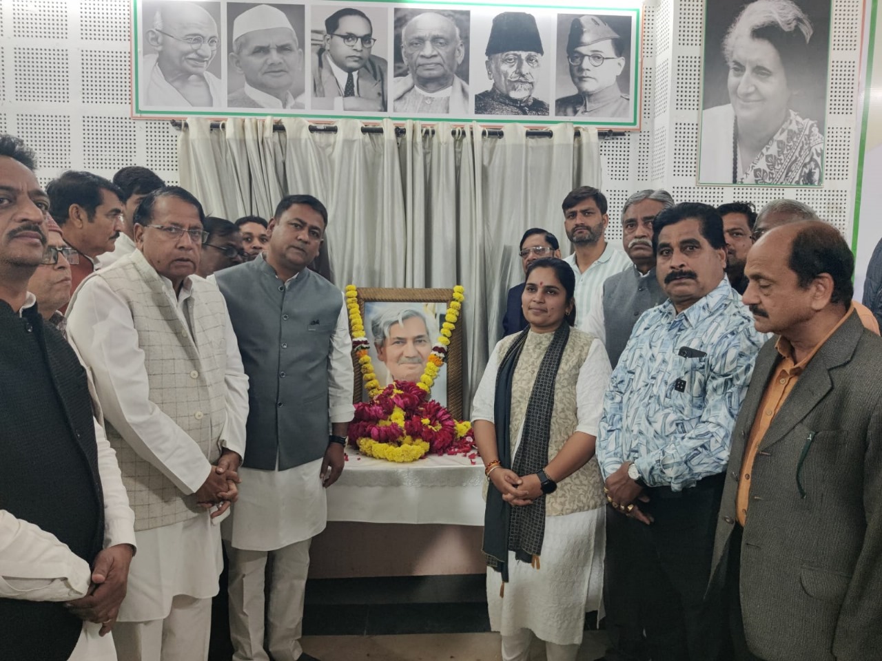 Congress Members Commemorate the Death Anniversary of Late Bhaba