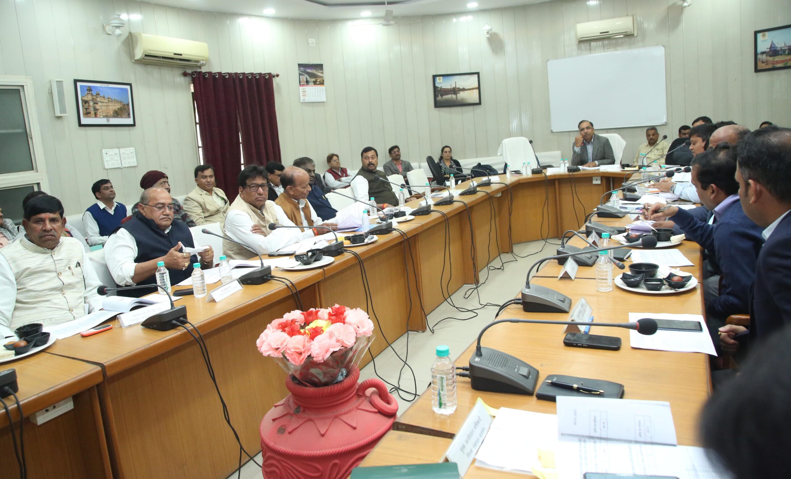 Additional Chief Secretary Conducts Review Meeting for Bhopal Division