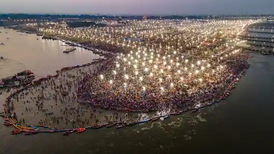 Maha Kumbh, Live Updates, Pushpa Varsha, Devotees, Magh Purnima, Snan, Sacred, Pilgrimage, Tradition, Faith.