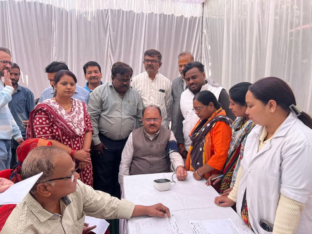 Bhagwandas Sabanani attends free medical camp; pathology tests conducted