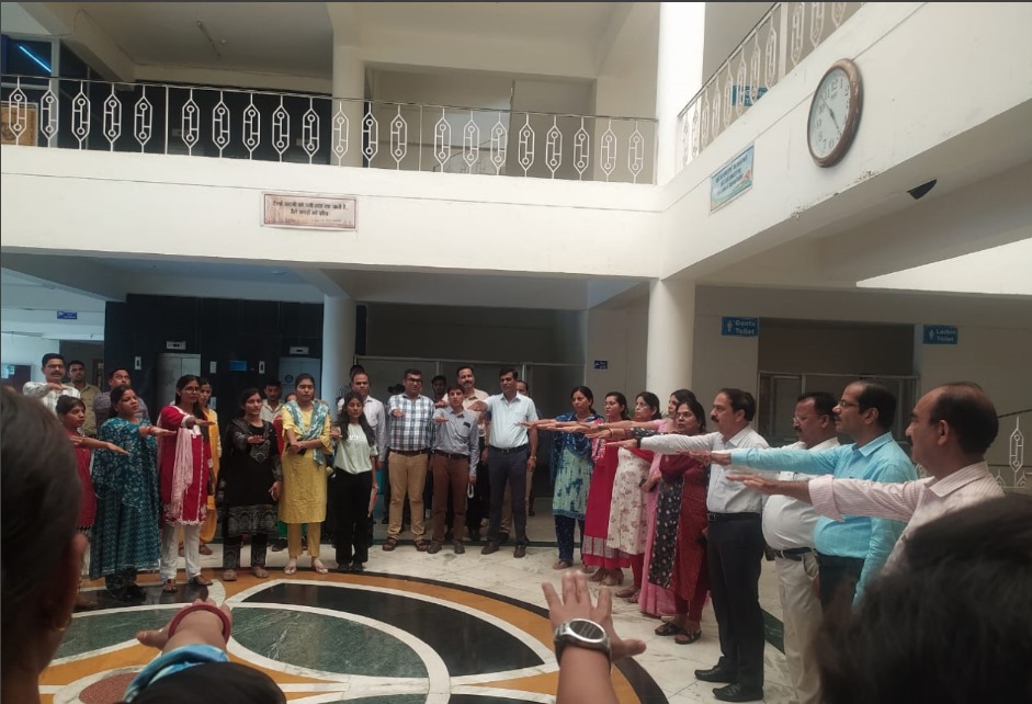 Oath Taken at Bhoj University on the Eve of International No Tobacco Day