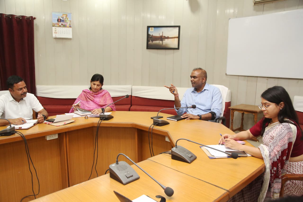“Improve Gardens and Promote Green Development under the Jal Ganga Campaign – Divisional Commissioner”
