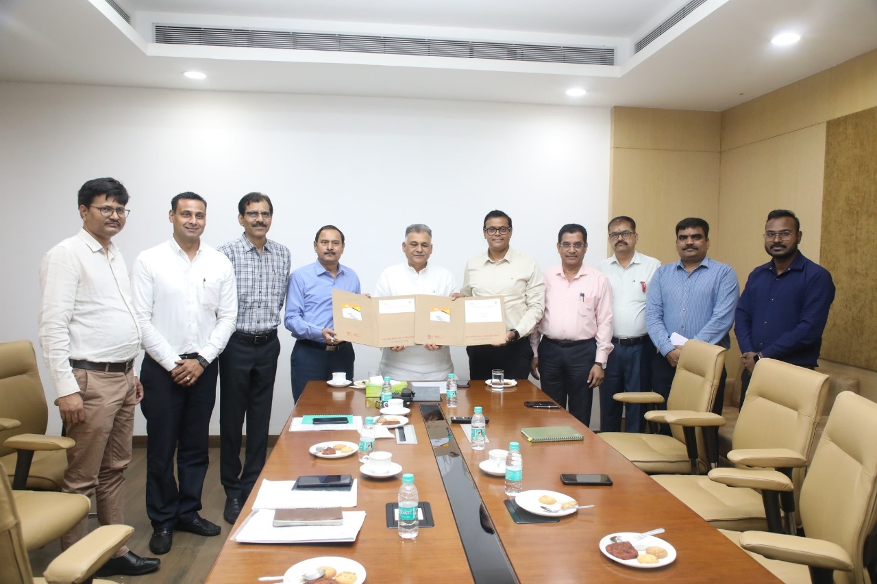 MoU Signed Between Higher Education Department and State Anand Institute