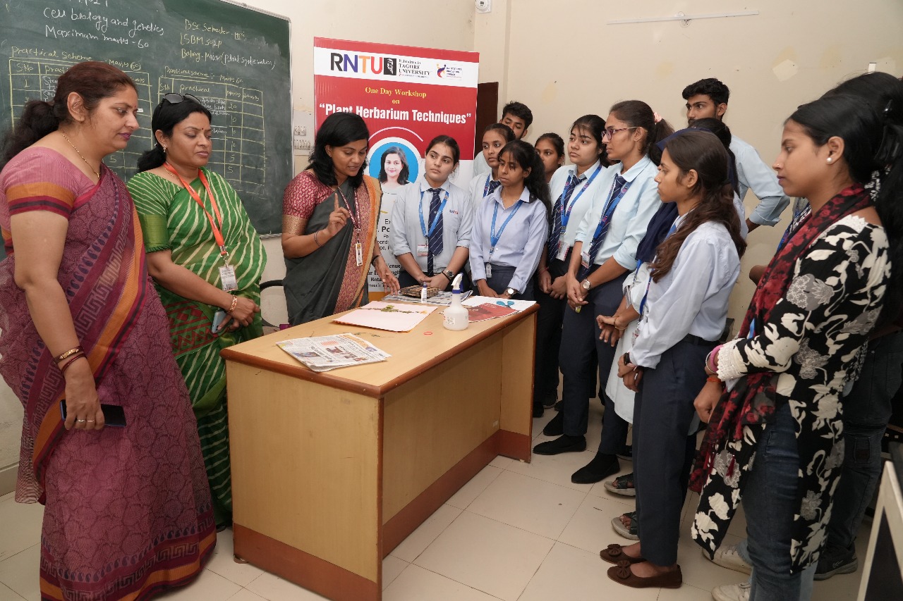 Successful Plant Herbarium Workshop Held at Rabindranath Tagore University