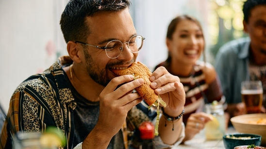 Post-Meal Bloating? Expert’s 10 Gut Tips