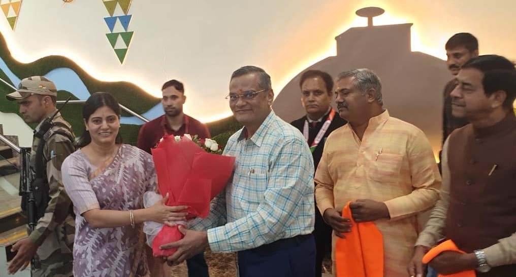 AIIMS Bhopal Dr. Ajay Singh Meets Union Minister of State for Health Anupriya Patel