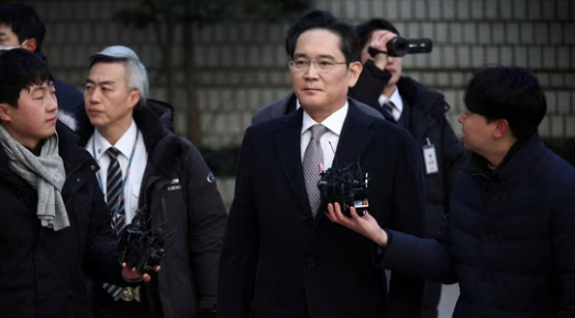 Samsung’s Jay Y. Lee Acquitted in Fraud Case