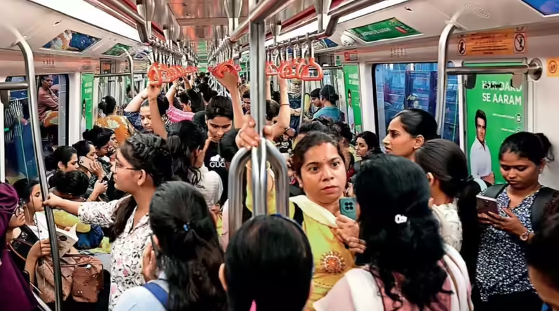 Mumbai Metro & Monorail Near 10 Lakh Riders
