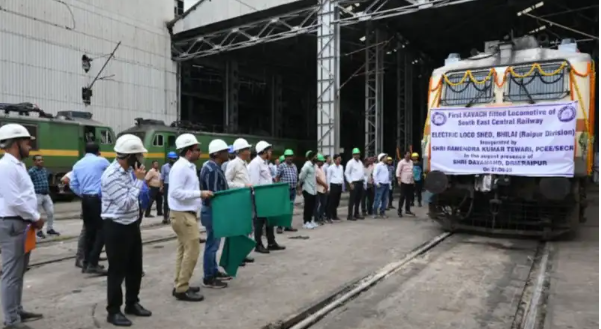 SECR Debuts First KAVACH-Equipped Engine