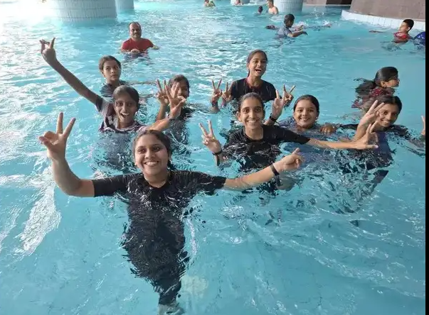 24 Lonavla students enjoy first 11-day foreign trip to Belarus