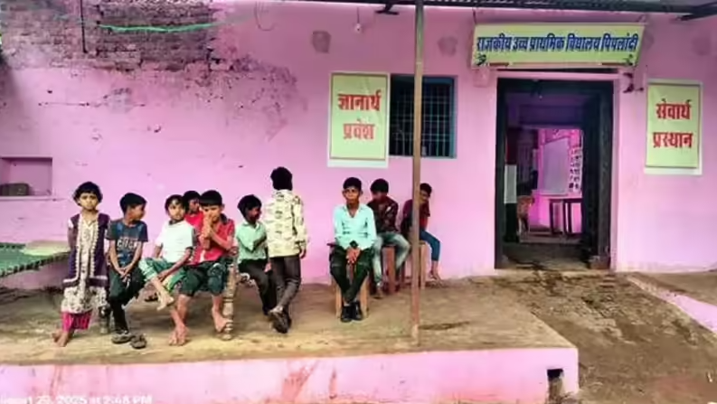 Rajasthan Farm Labourer Offers Home for Classes