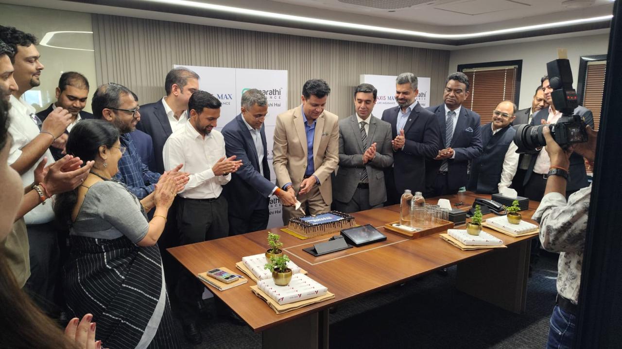 Axis Max Life, Saarathi Finance Partner MSMEs