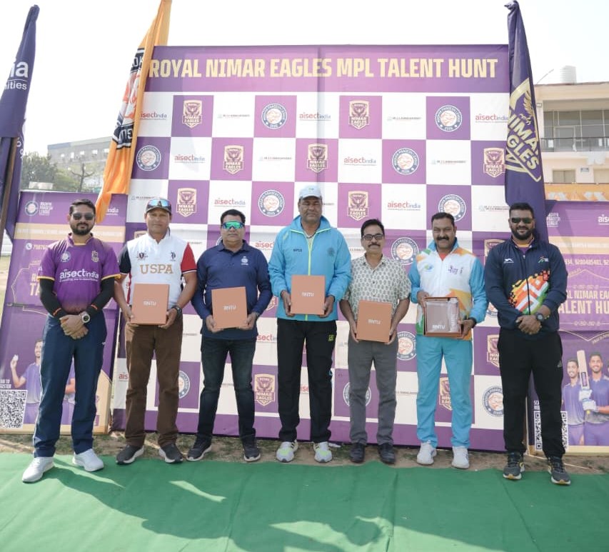Cricket Trials for Royal Nimar Eagles Concluded in Rewa