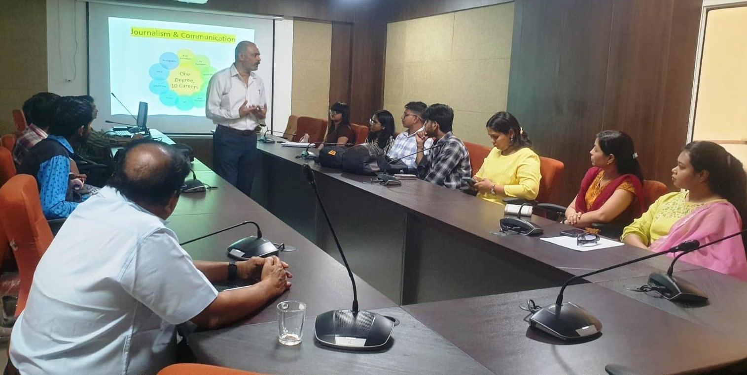 Special Course on Happiness at MCU Special Course on Happiness at MCU