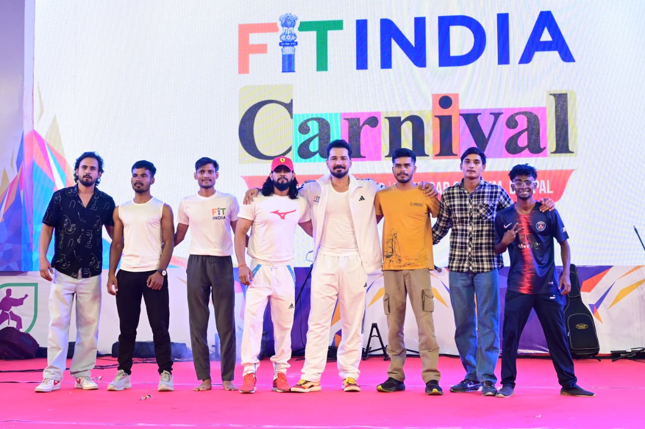 “Excitement surged at Fit India Carnival, Abhinav Shukla energized Bhopal.”