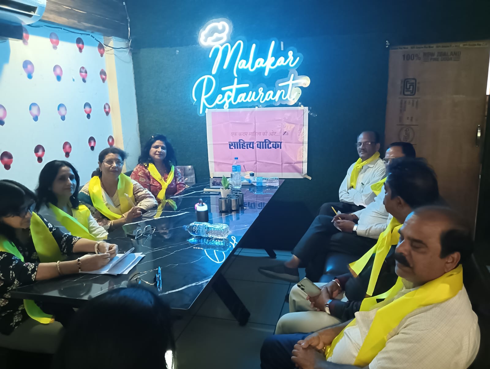 Indore Sahitya Vatika Group’s Literary Gathering Concluded in a Dignified Atmosphere Indore Sahitya Vatika Group’s Literary Gathering Concluded in a Dignified Atmosphere