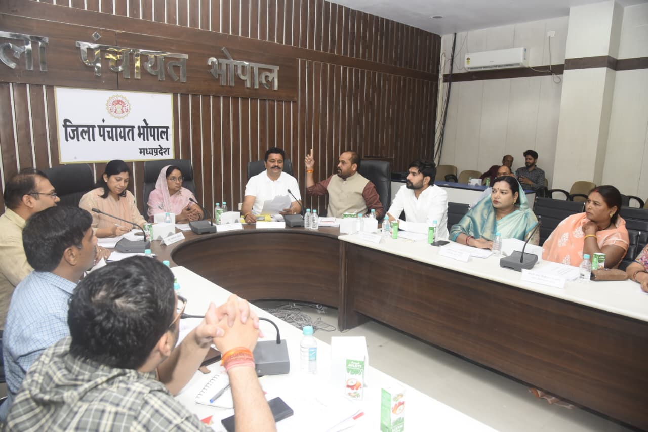 The general body meeting of District Panchayat Bhopal concluded successfully.