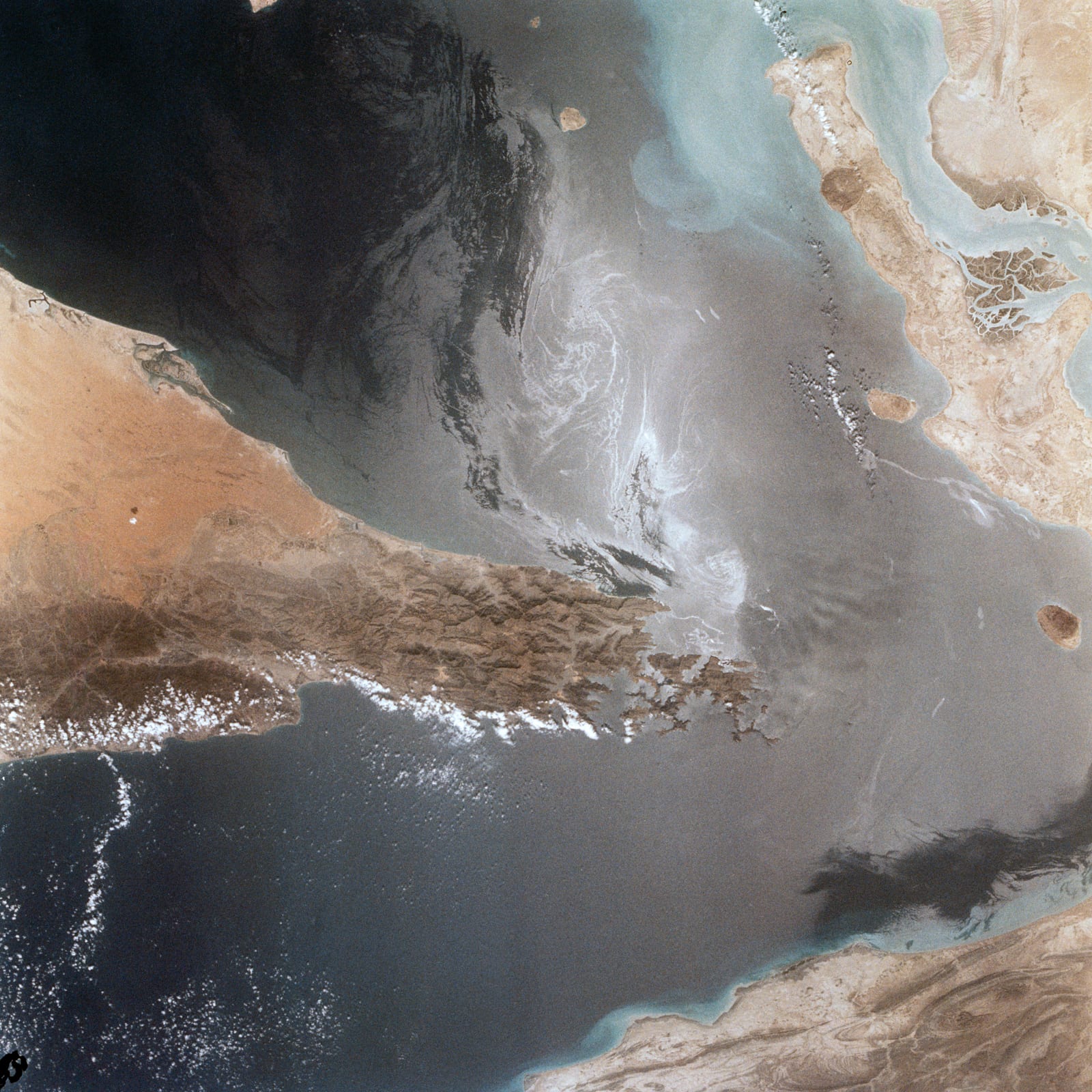 US Iran strikes leave world stocks and oil mixed