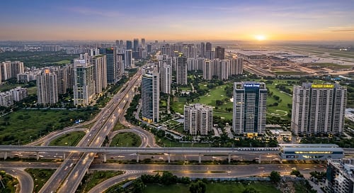 Noida Expressway Becomes NCR’s Fastest Luxury Corridor Noida Expressway Becomes NCR’s Fastest Luxury Corridor