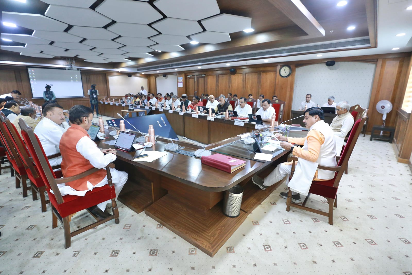 Mohan Yadav Cabinet approves key welfare and development proposals for state Mohan Yadav Cabinet approves key welfare and development proposals for state