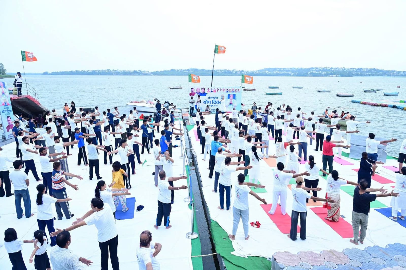 MLA Bhagwandas Sabnani Participates in Mass Yoga Programme at Boat Club
