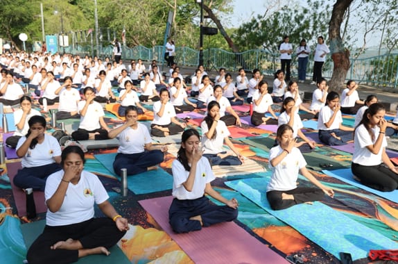 Minister Sarang Delivers Message of Healthy Living at Yogotsav 2026