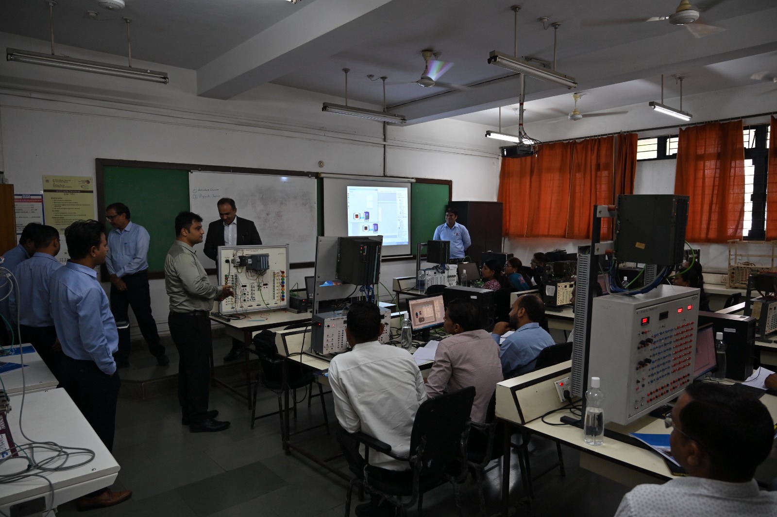 ESSCI CEO visits CRISP, interacts with PM-SETU industrial training participants