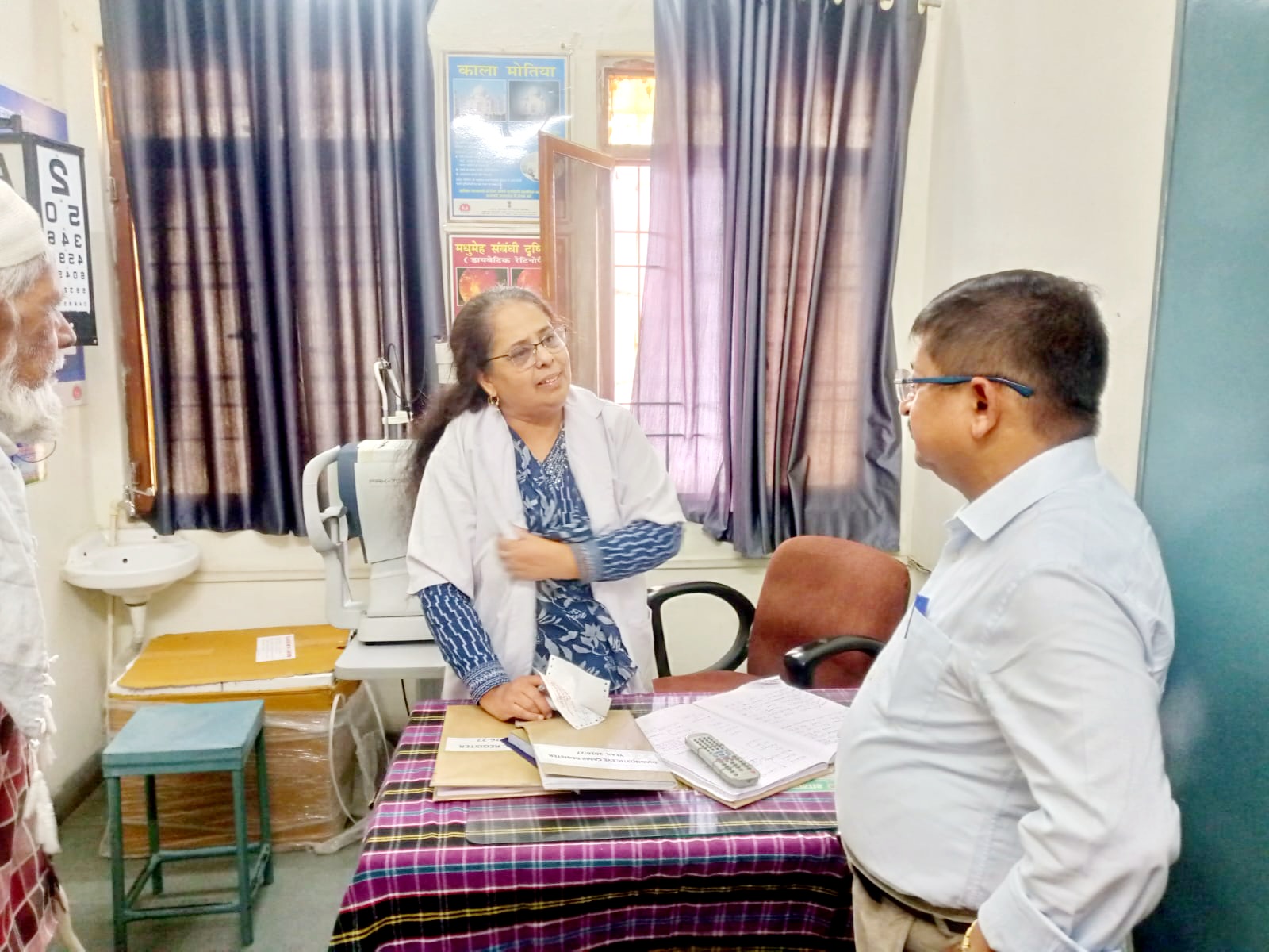 CMHO Issues Notices to Doctors Absent from OPD in Bhopal CMHO Issues Notices to Doctors Absent from OPD in Bhopal