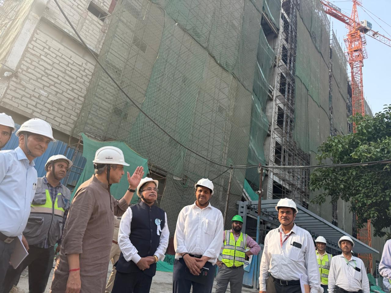 Rail Minister Inspects Gurgaon Station, Reviews Rs 300 Crore Redevelopment Work