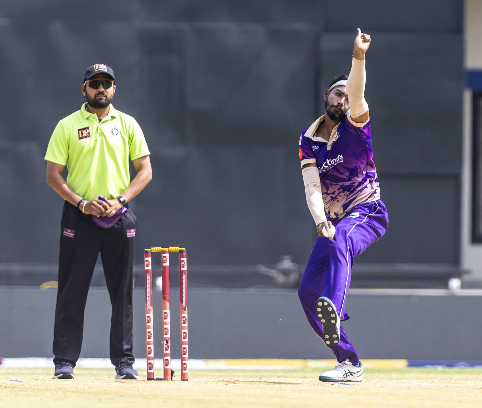Royal Nimar Eagles Clinch Thrilling Three-Wicket Victory Over Rewa Jaguars