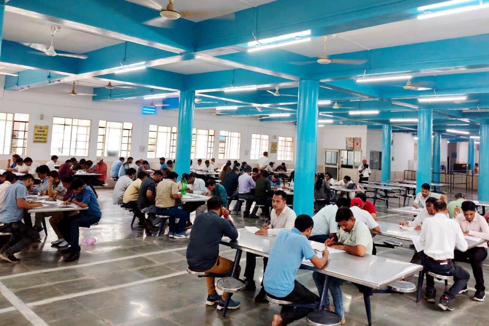 Hindi quiz competition successfully held at Nishatpura CRWS workshop in Bhopal Hindi quiz competition successfully held at Nishatpura CRWS workshop in Bhopal