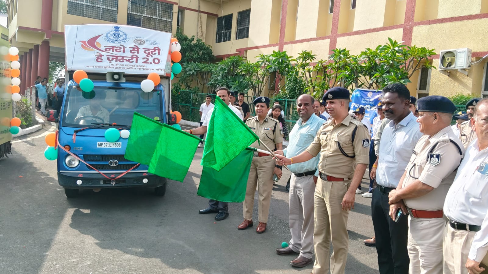 Divisional Commissioner Flags Off ‘Nashe Se Doori Zaroori 2.0’ Awareness Rath Divisional Commissioner Flags Off ‘Nashe Se Doori Zaroori 2.0’ Awareness Rath