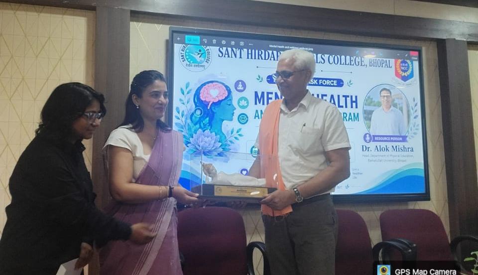 Special Mental Health Session Held at Sant Hirdaram Girls College Special Mental Health Session Held at Sant Hirdaram Girls College