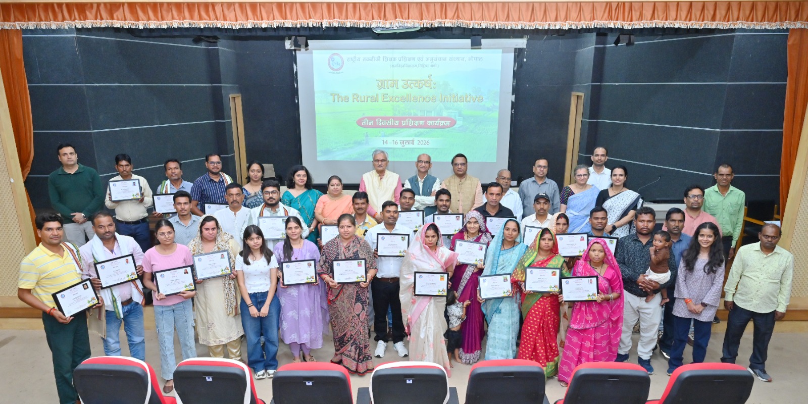 Gram Utkarsh Training Ends, Homestay Entrepreneurs Receive Completion Certificates in Bhopal Gram Utkarsh Training Ends, Homestay Entrepreneurs Receive Completion Certificates in Bhopal