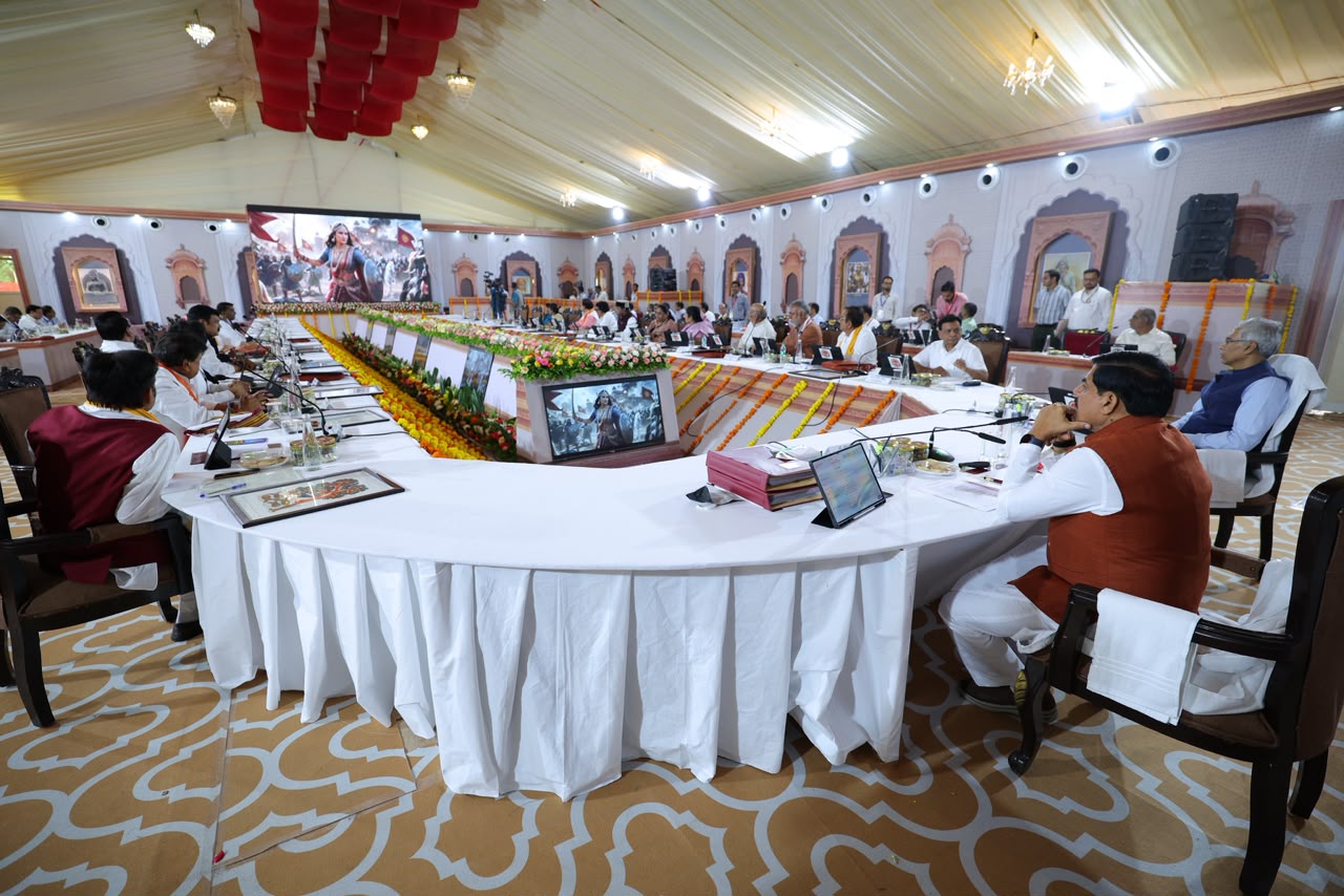 Mohan Yadav Cabinet Meets at Historic Chaman Mahal in Jagdishpur